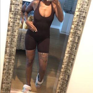 Size medium dark brown and still looks new!!